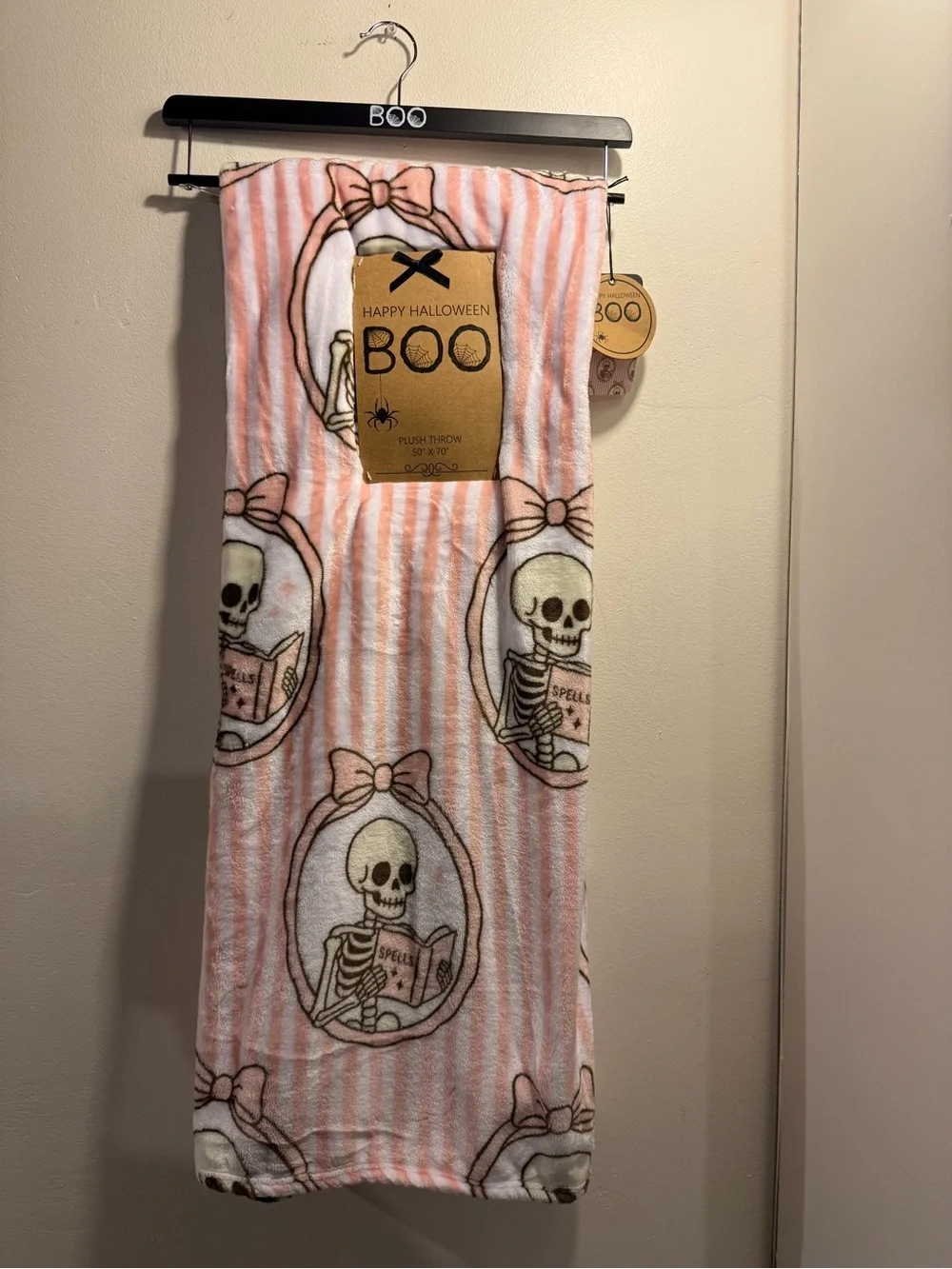 Halloween Ghosts book reading Throw Blanket viral NWT